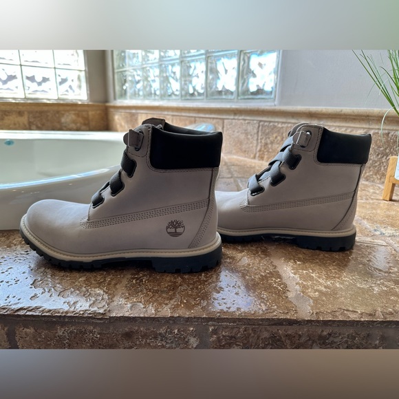 NWOT Timberland Women’s 6” Premium Convenient Boots💋 - Picture 5 of 10
